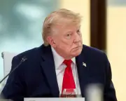 Trump Warns of Resumed Bombing if Iran Acts Up, Defends G7 Deal