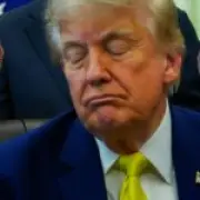 Trump's Approval Plunges to 30% as Even Supporters Lose Economic Confidence