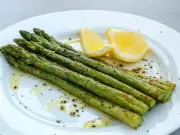 Two Simple Ingredients to Make Asparagus 'Proper Delicious'