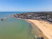 UK Seaside Towns Margate and Ramsgate Impose Booze Ban with £1,000 Fines