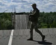 Ukraine Threatens to Remove Russian Relay Stations in Belarus