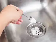 Unblock Drains Fast for £1 Without a Plumber: Expert's Simple Solution