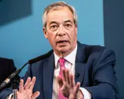 Unions Reject Farage's Reform Party as 'Cosplaying' Workers' Rights