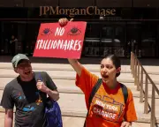 US Inequality: Musk's Trillionaire Status Highlights Plutocracy