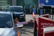 US Supreme Court Upholds Mail-In Ballot Count After Election Day in 5-4 Decision