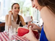 Waitress Furious Over 10% Tip on £569 Bill Despite Perfect Service