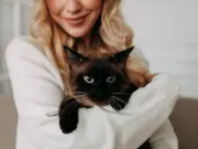 Why Cats' Tails Vibrate: It's Excitement, Not Fear - Cat Owners Surprised