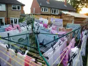 Woman Sparks Debate Over Washing Shopping Bags in Machine