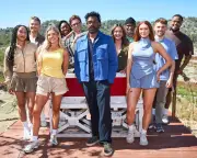 Would You Rather: Decide to Survive – Low-Effort Gameshow with Digital Stars