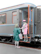 Wrong Train in Netherlands: Stranger's Help in 1983