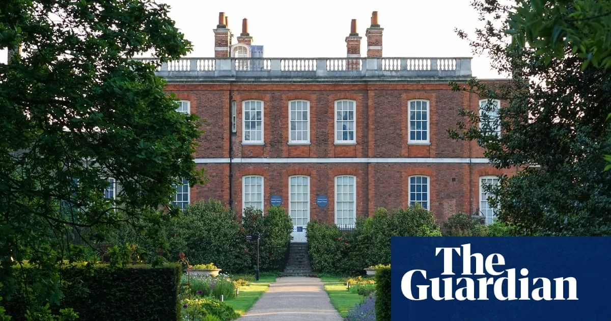English Heritage Plans Up to 200 Redundancies and Winter Closures of Historic Sites