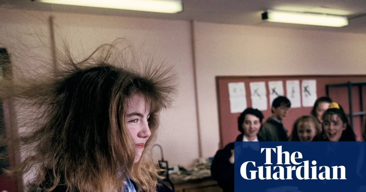 Quarter of Schools in England Lack a Physics Teacher, Analysis Finds