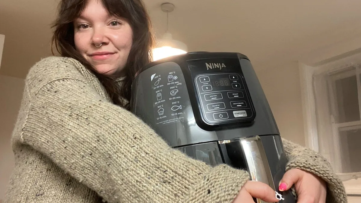 Air Fryer Craze: TikTok Persuades Skeptic to Buy £99 Machine