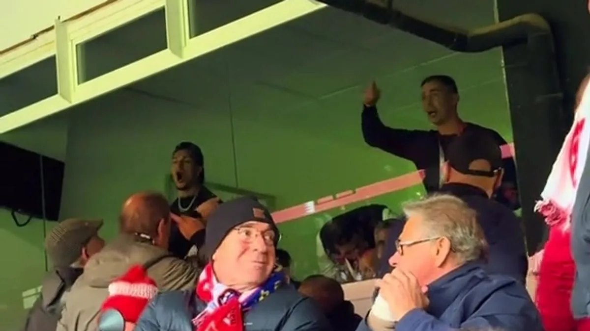 Antony Taunts Sevilla Fans During Betis' Derby Victory