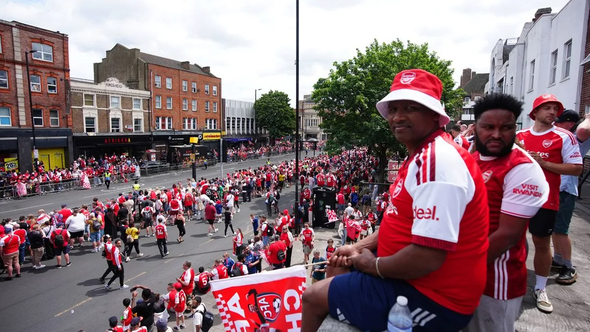 Arsenal Title Parade Draws Massive Crowds and Mixed Political Reactions