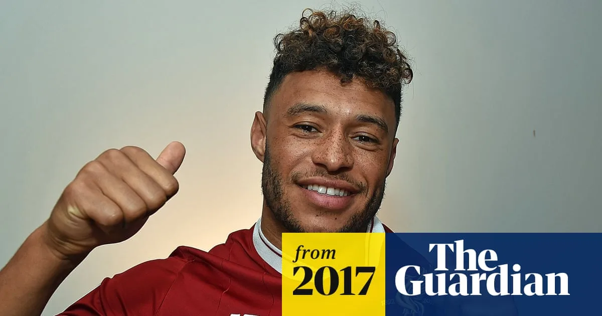 Liverpool Complete £40m Signing of Alex Oxlade-Chamberlain from Arsenal