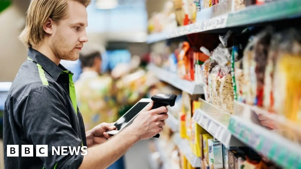 Record UK Wage Growth Sparks Fresh Inflation Concerns