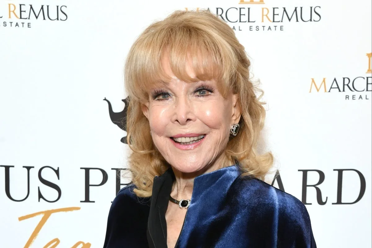 Barbara Eden, 94, delights fans with Easter photo alongside husband