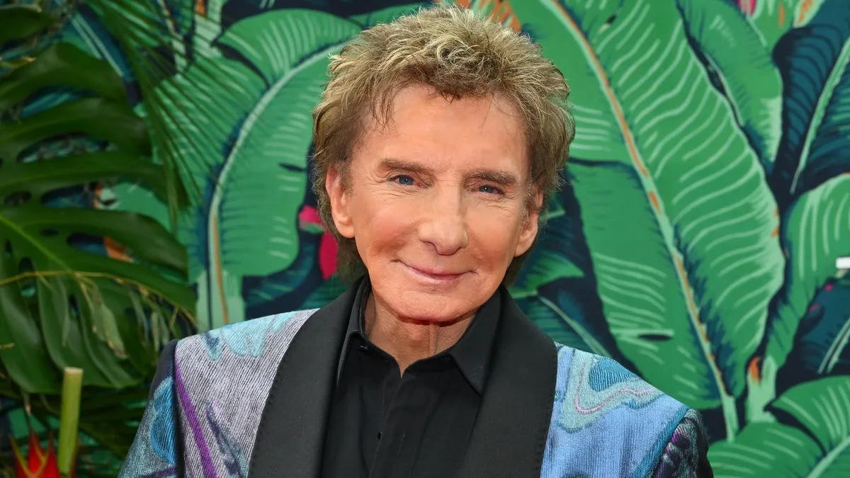 Barry Manilow Adds Tour Dates After Successful Cancer Surgery
