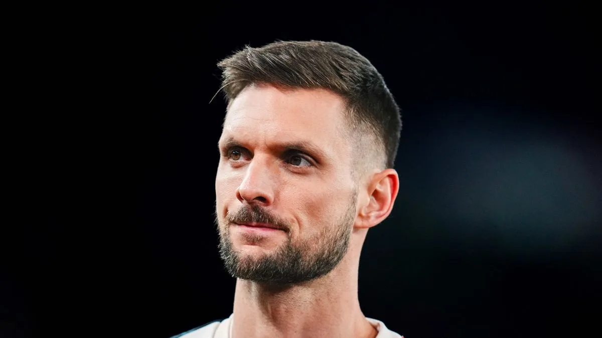 Bayern Munich goalkeeper Sven Ulreich's six-year-old son dies after long illness