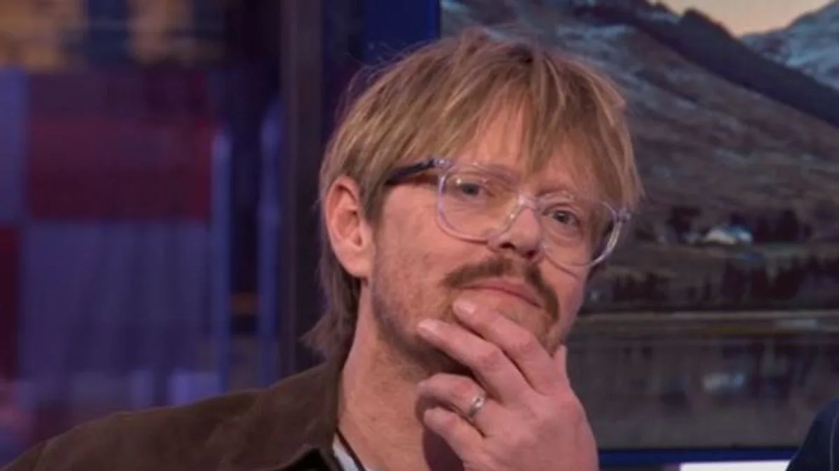 Beyond Paradise Star Kris Marshall Teases Nautical Drama in Season 4