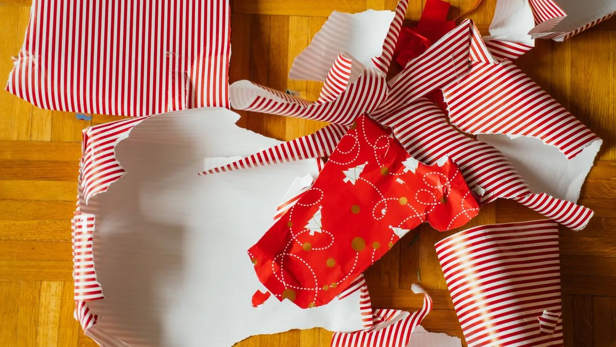 Bin worker warns against recycling Christmas wrapping paper and gift bags