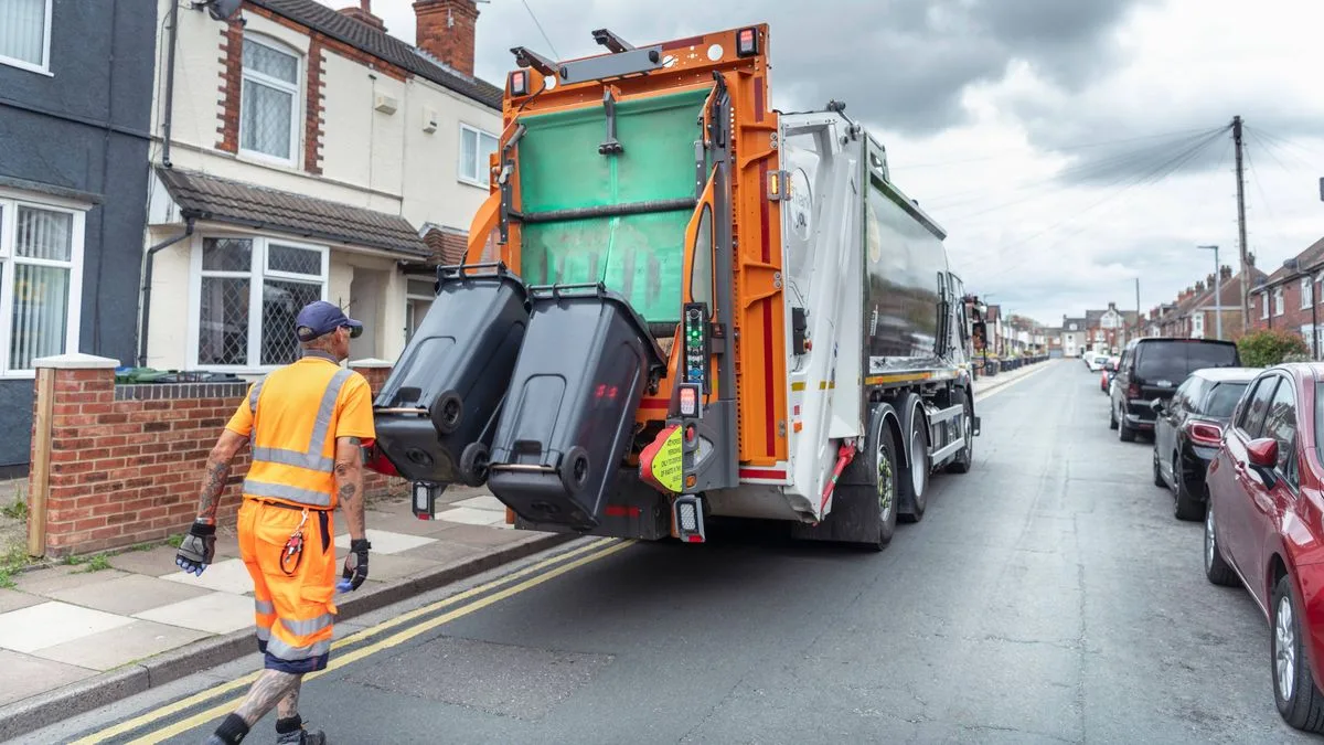 Binman Warns: Stop Recycling Chewing Gum and Wrappers
