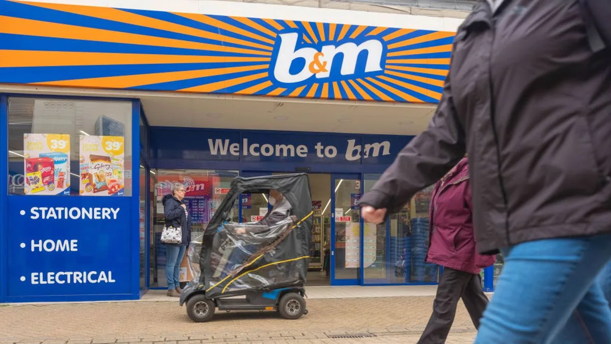 B&M's 50p Vase Offers Similar Look to £69 John Lewis Version