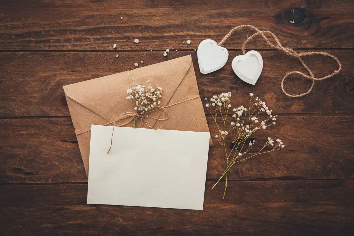 Texted wedding invitation sparks debate on politeness