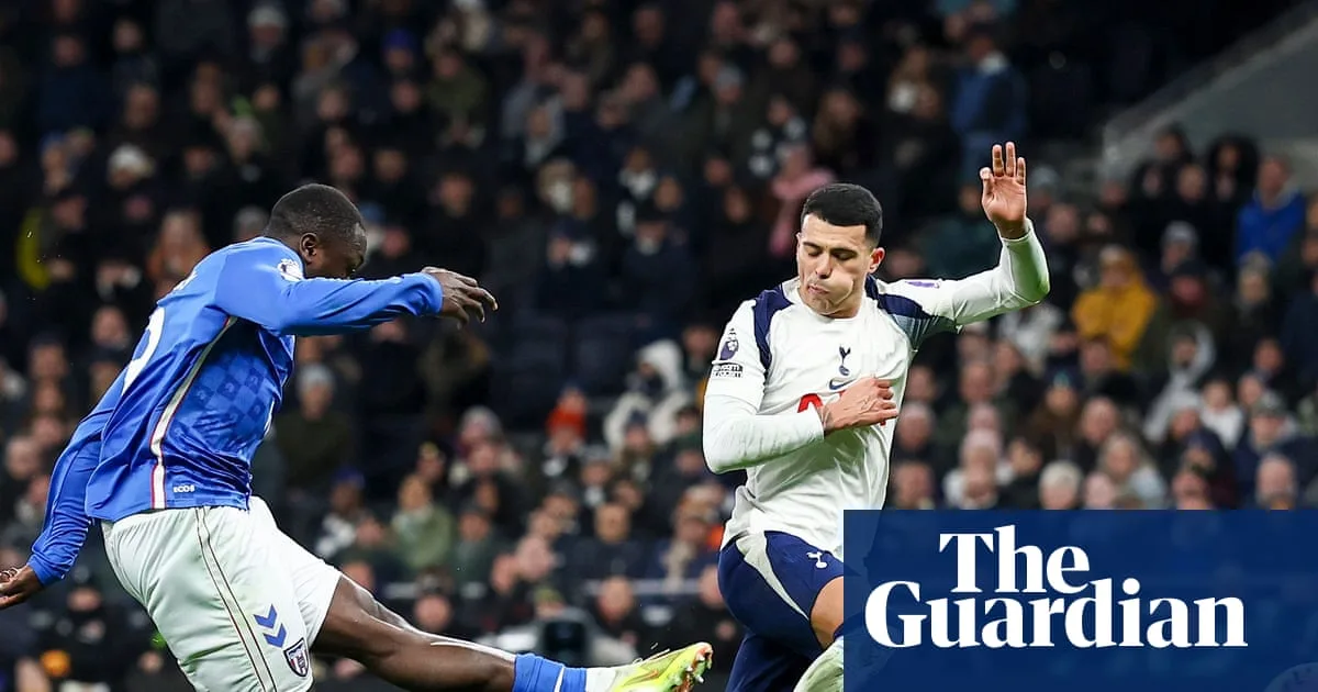 Brobbey's Late Leveller Denies Spurs as Pressure Mounts on Frank