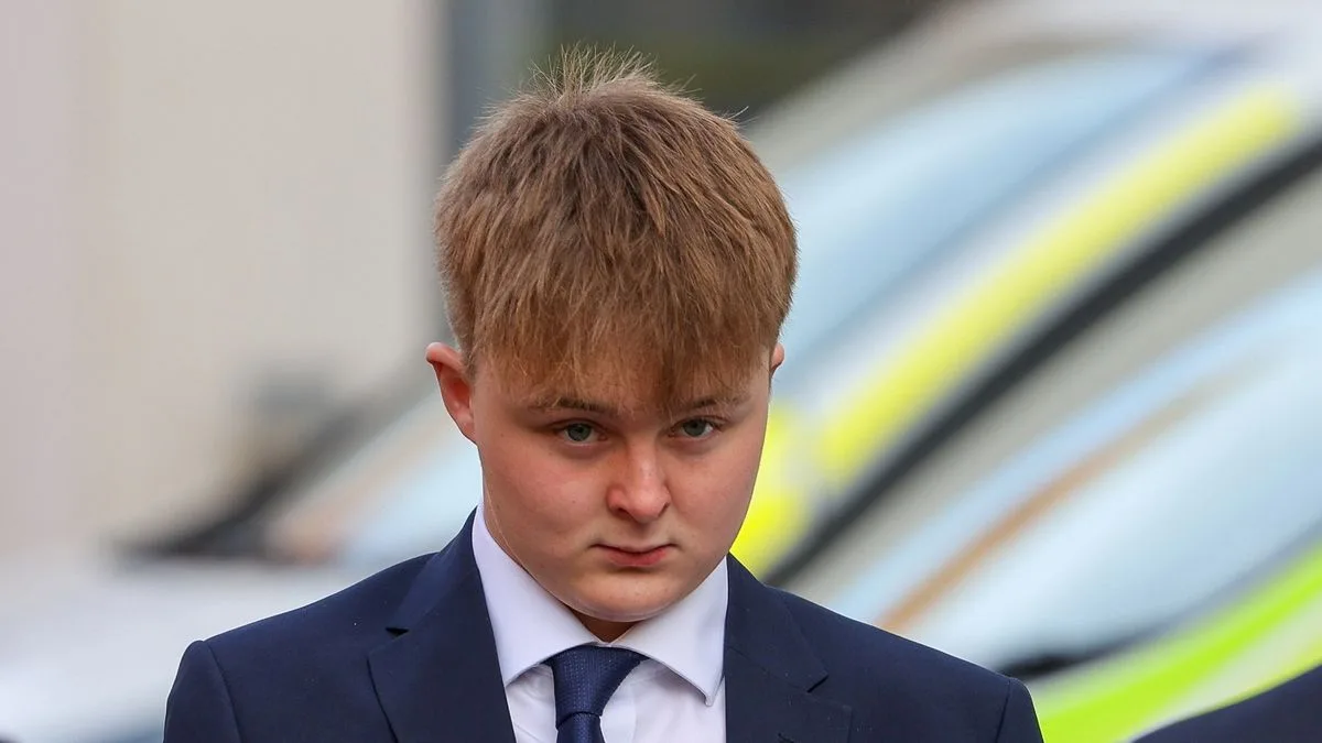 Coroner Issues Selfie Warning After Three Teens Die in Crash Caused by Reckless Driving