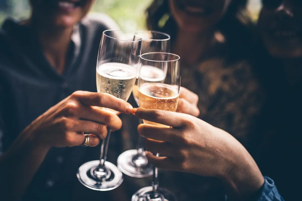 Crémant Sales Surge in UK as Britons Ditch Prosecco