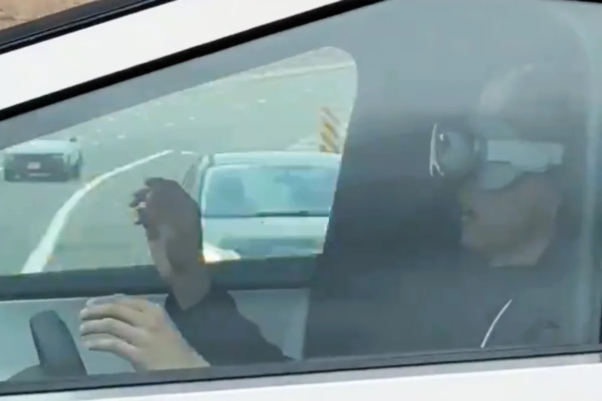 Massachusetts Seeks to Ban Drivers Wearing Apple Vision Pro Headsets