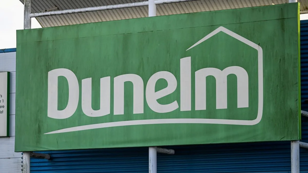 Dunelm's £18 Sunflower Bouquet Brightens Windowsills for Spring