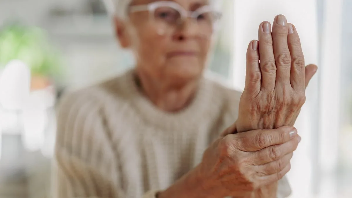 Constant hand wringing could be a sign of advanced dementia, experts warn
