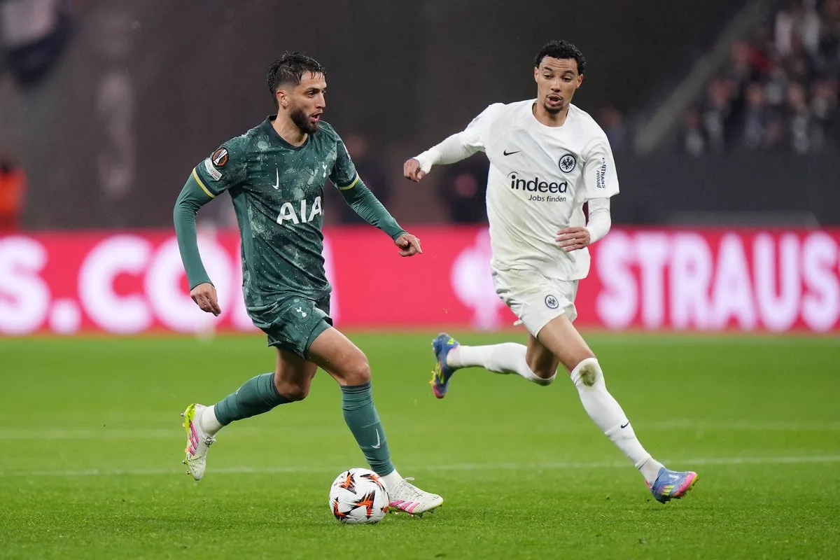 Ekitike Joins Liverpool Squad in Hong Kong After £79m Move