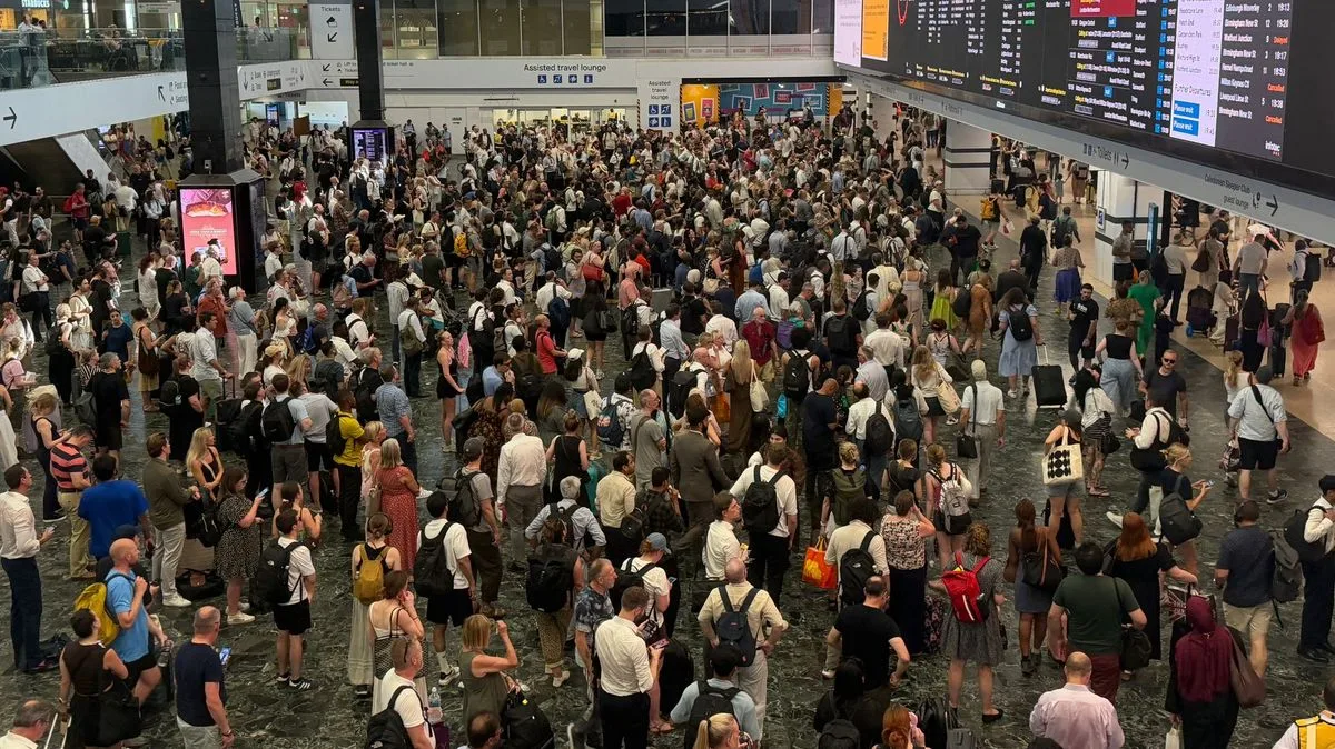 Euston Station Faces Major Disruption Amid Heatwave