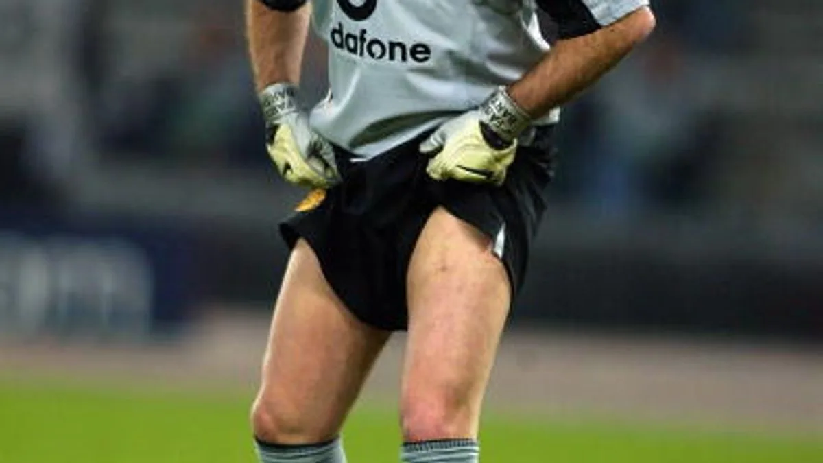 Ex-Man Utd Keeper Barthez Wins French Racing Series
