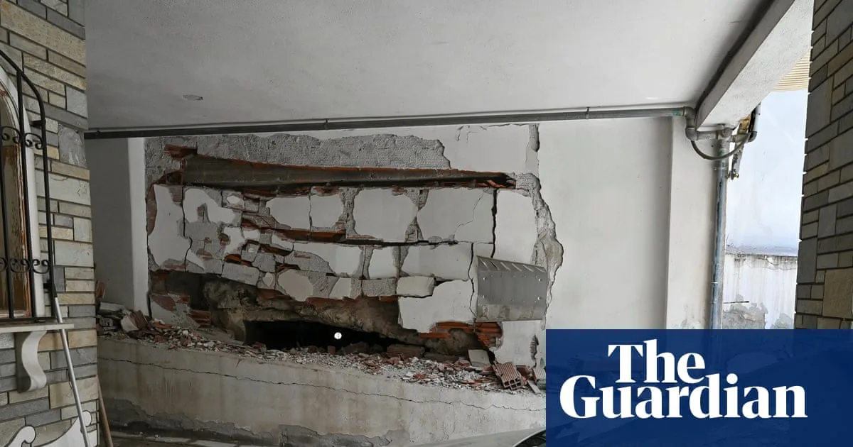 Bomb Attack on Prison Guard Official's Home Wounds Two in Thessaloniki