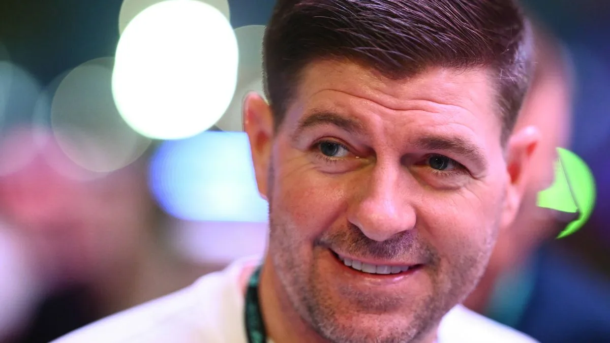 Rio Ferdinand advises Steven Gerrard to prepare for Liverpool interim role