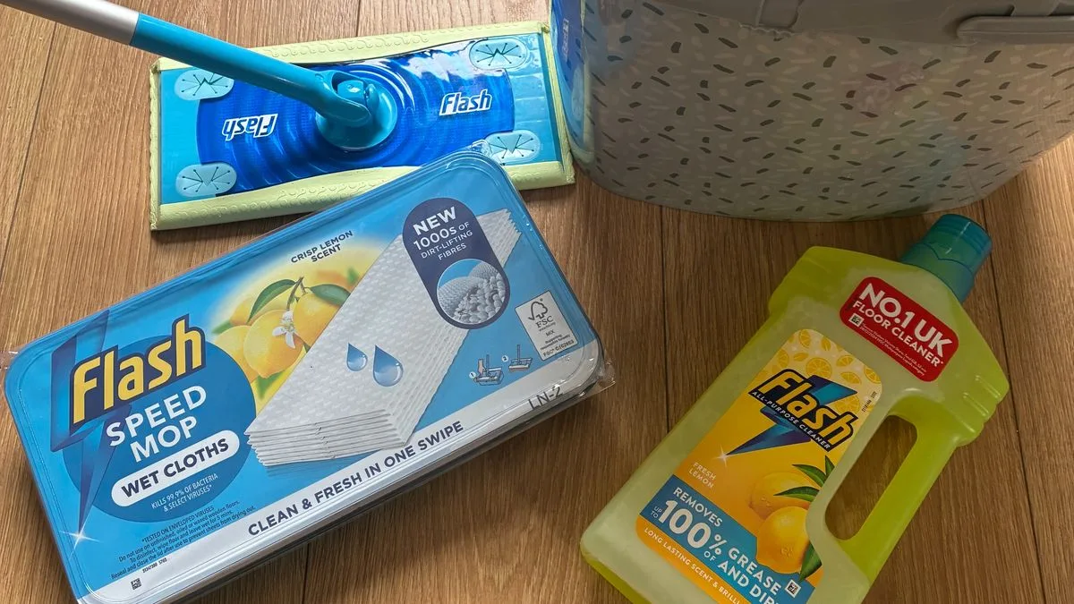 Flash Speed Mop vs Standard Mop: Which Cleans Better?