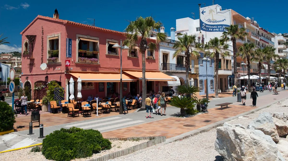 Food Poisoning Alert for 13 High-Risk Holiday Destinations