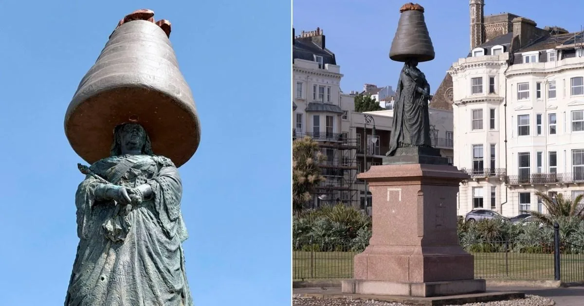 Prankster Places Giant Walnut Whip on Queen Victoria Statue
