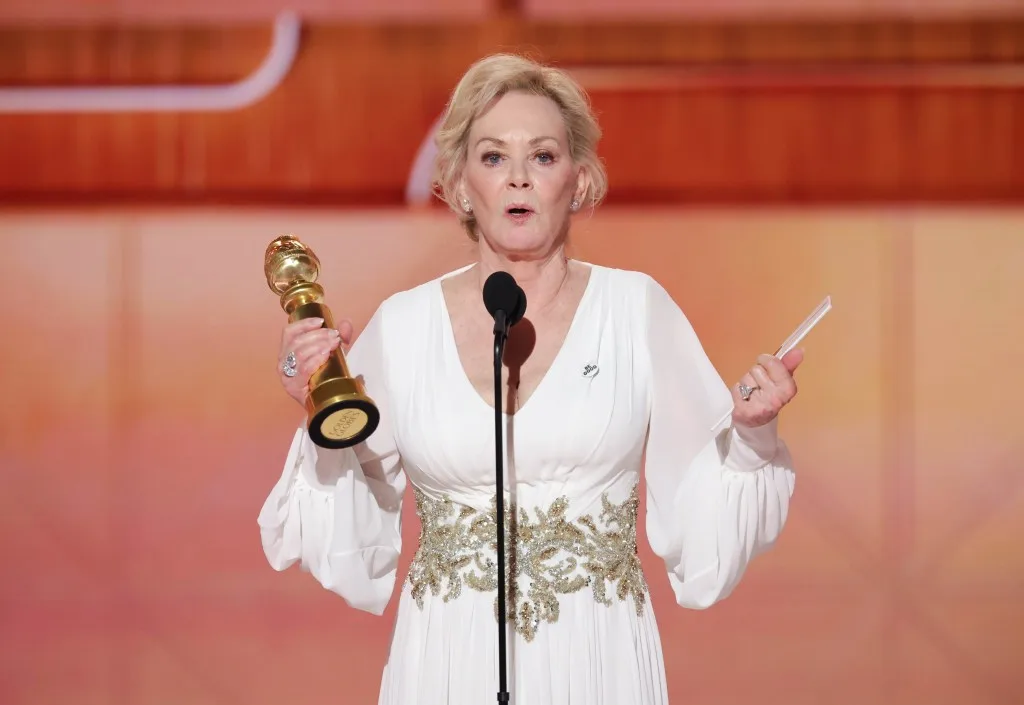 Golden Globes 2026: Politics Muted After Glaser's Opening