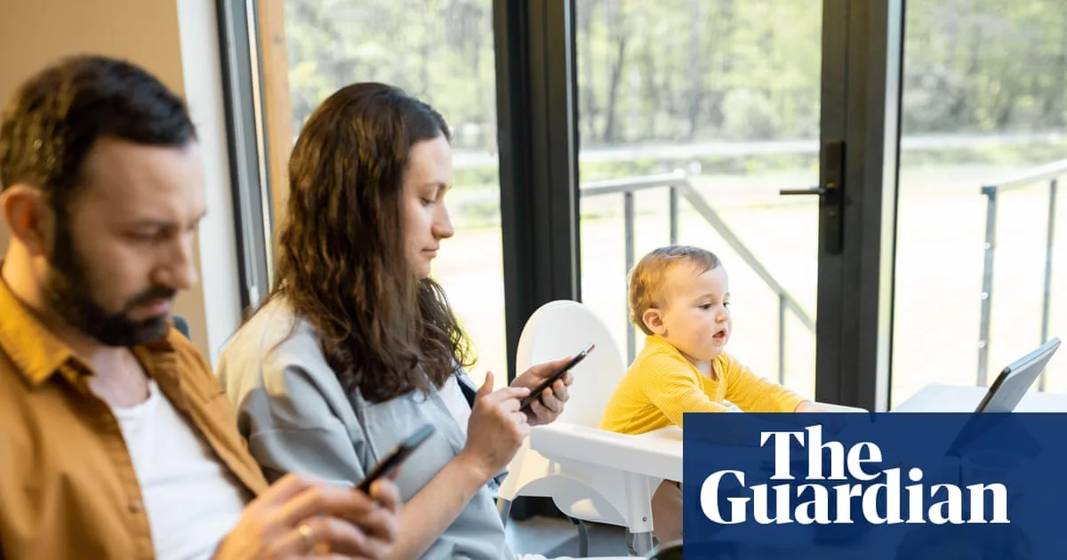 Sweden Urges Parents to Limit Screen Use Around Children