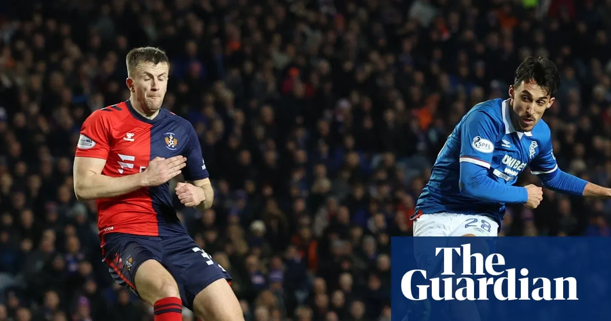 Hearts 2-0 St Mirren: 10-Man Leaders Extend Premiership Gap