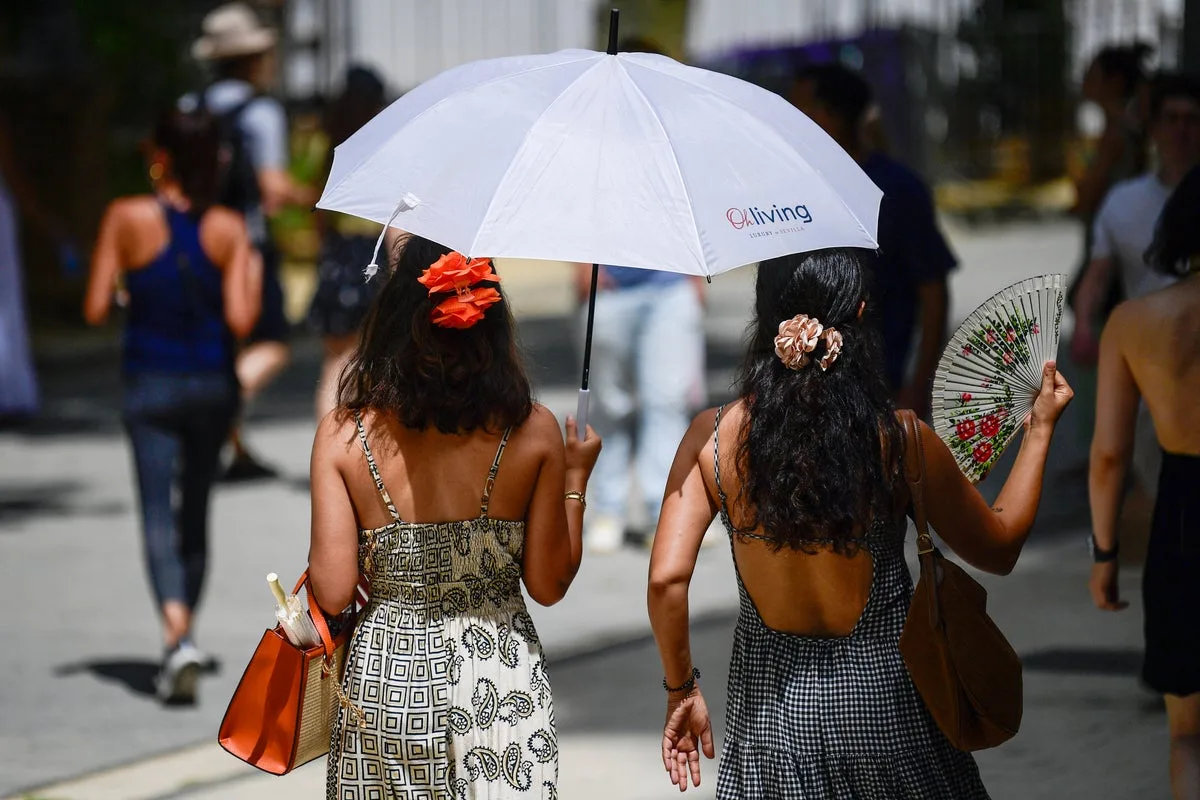 Heatwaves Drive Shift in European Tourism Patterns