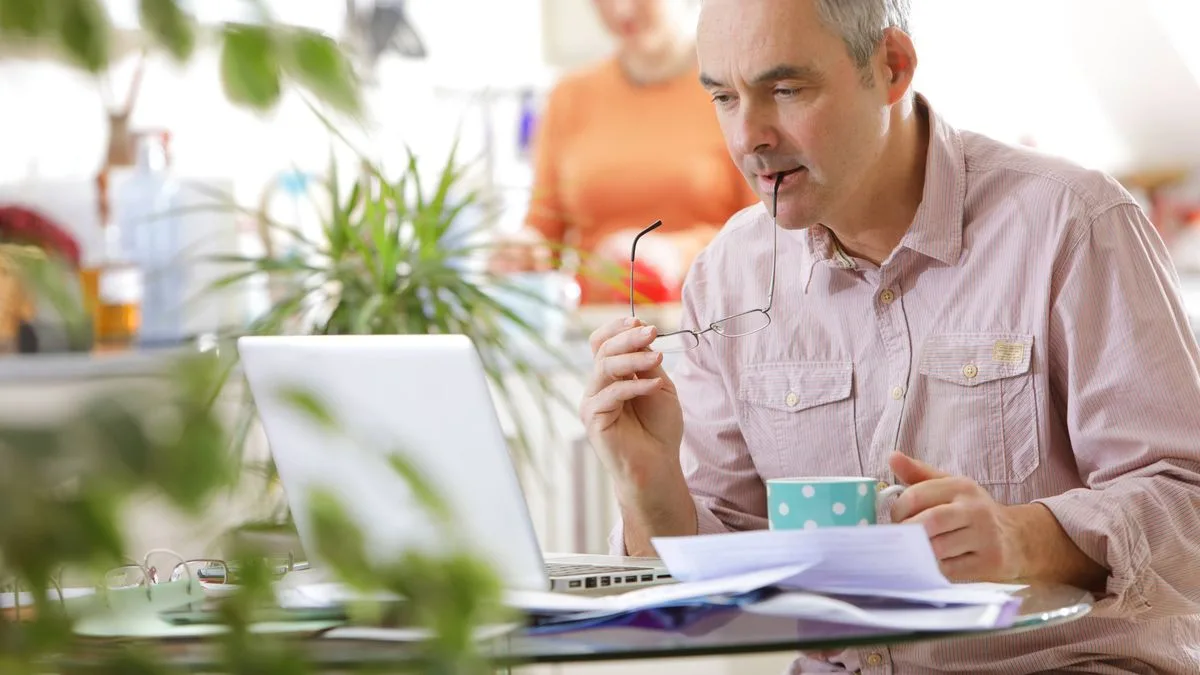 HMRC Tax Demands Hit Over a Million Brits, Average Bill Soars to £920
