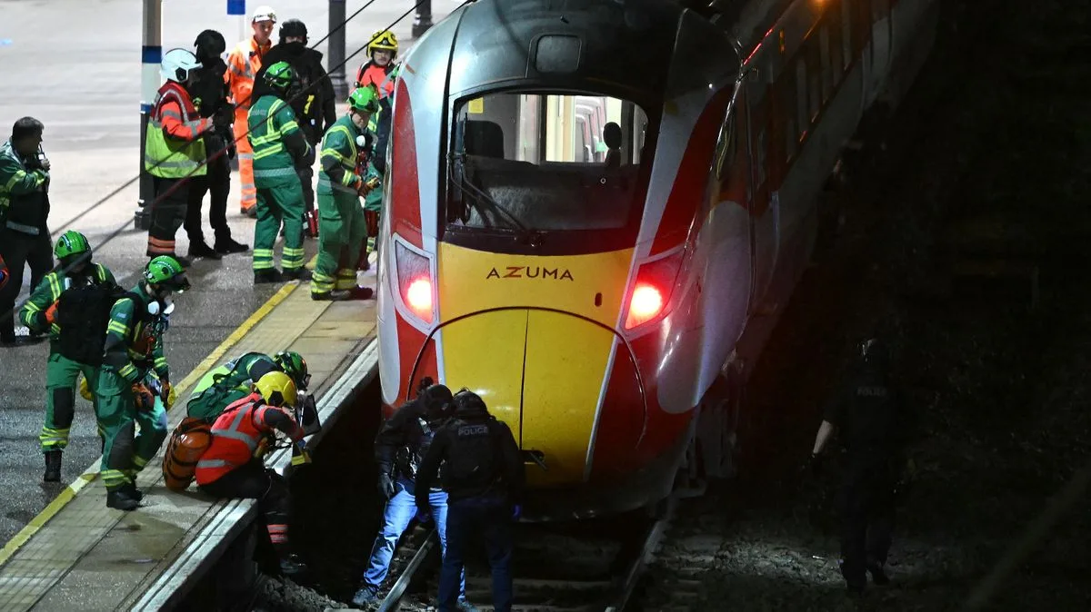 Hero of Huntingdon Mops Blood from Own Head After Train Stabbing