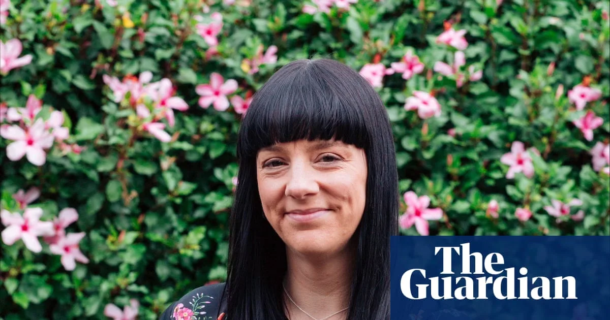 In Bloom: Liz Allan's Electric Debut of Grunge and Teen Spirit